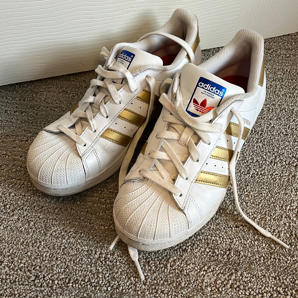 adidas la marque aux 3 bandes